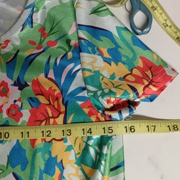 Y2K Shiny Tropical Spandex Crop Top and Shorts - Picture 10 of 12